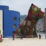Bilbao, Guggenheim museum. Puppy van Jeff Koons. Bilbao, Guggenheim museum. Puppy van Jeff Koons.
